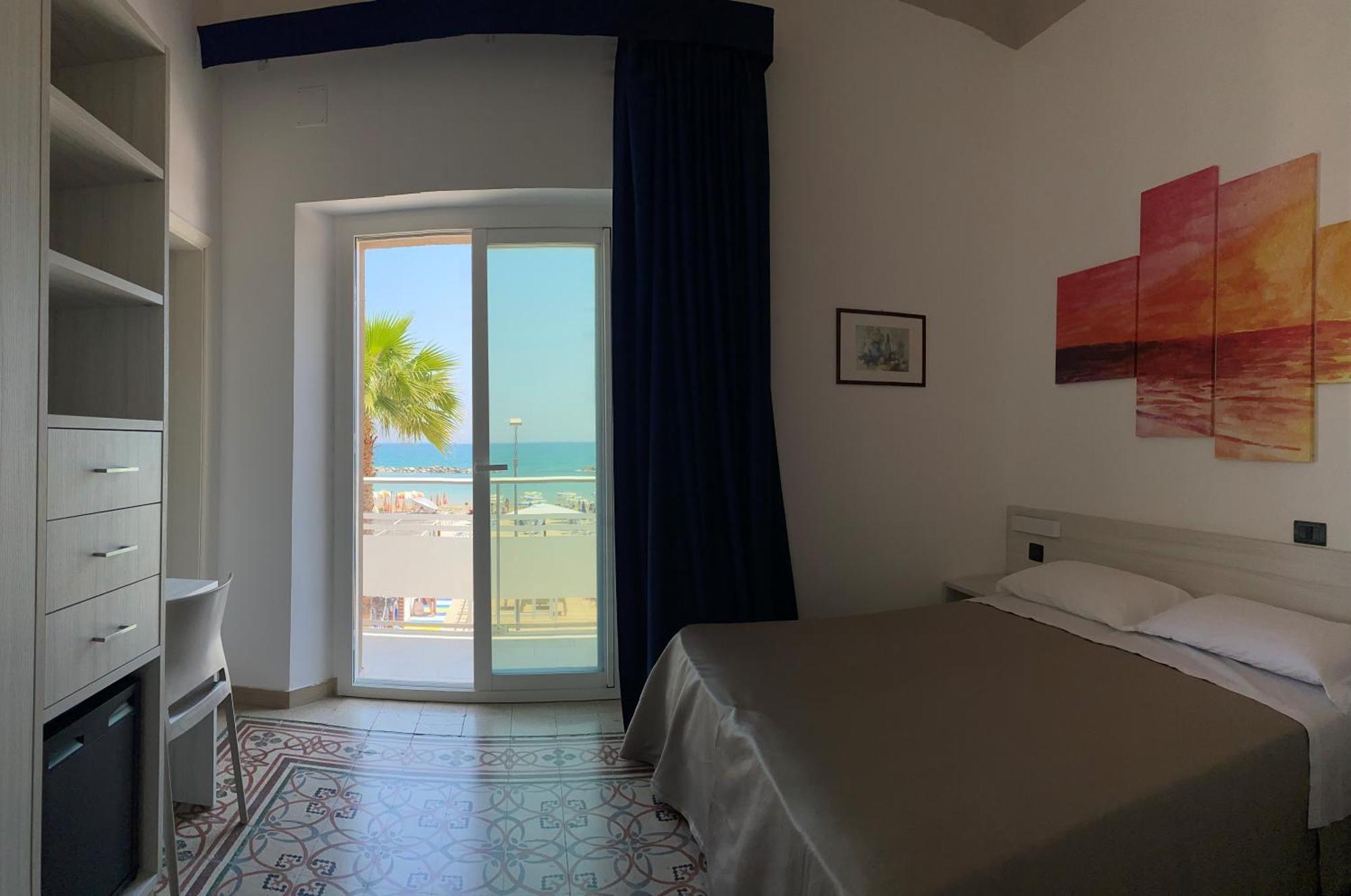 Hotel Ideal Cupra Marittima Exterior foto